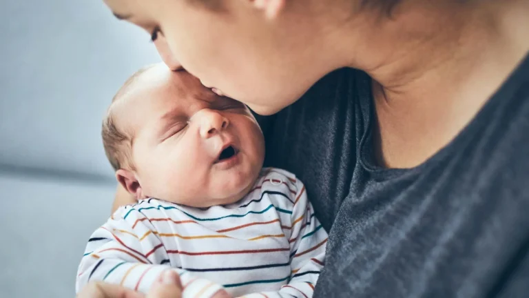 Mi történik a babaszülés után? Vajon mikorra válsz te magad is érett felnőtté?